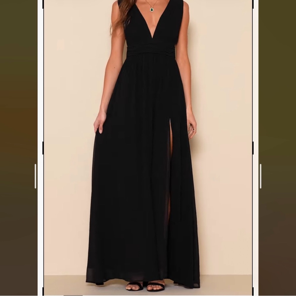Lulu's Black V-Neck Maxi Dress Pleated Chiffon Gown, Formal‎ Small NWT